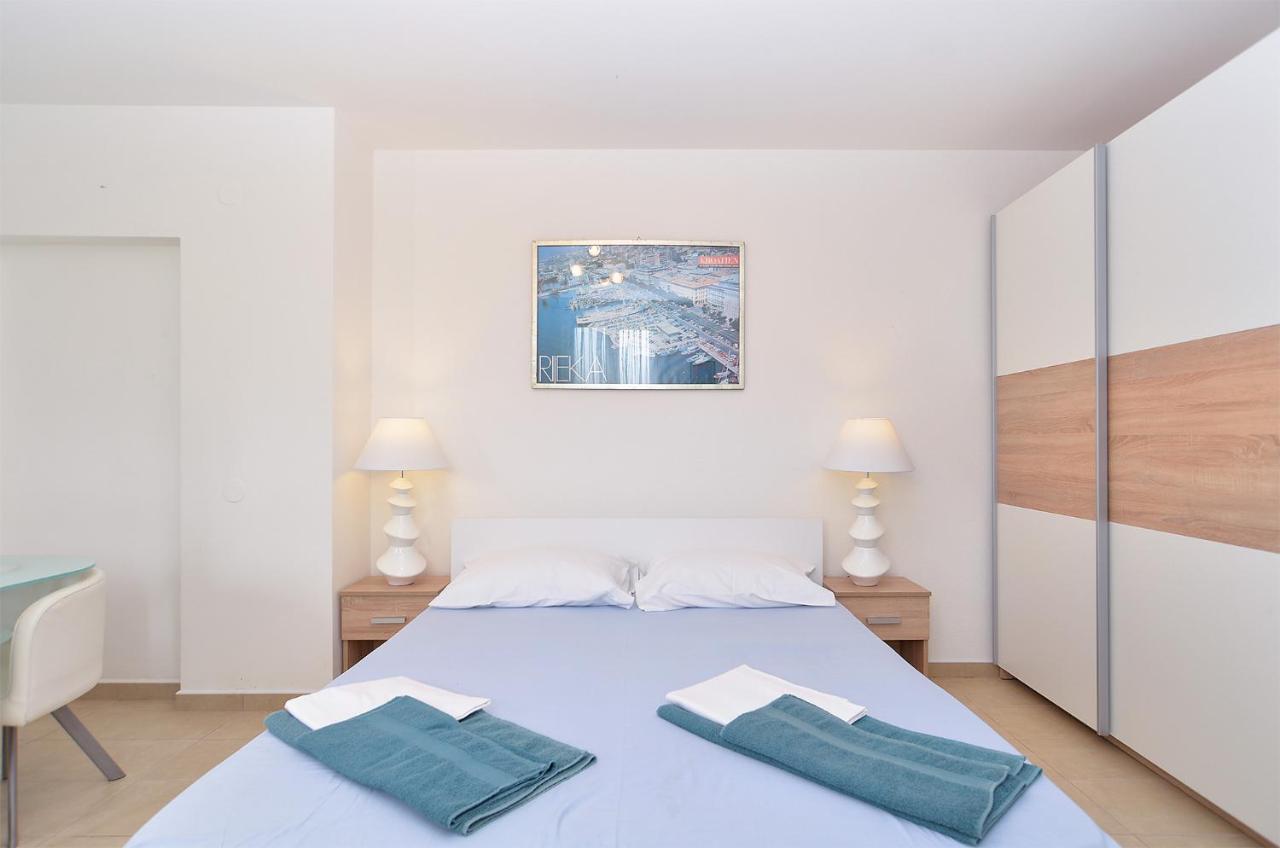 Apartments Volf 1405 Peroj Extérieur photo